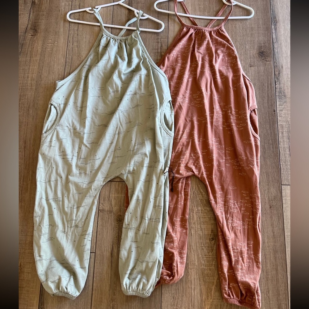 Red caribou Romper bundle  size 4
